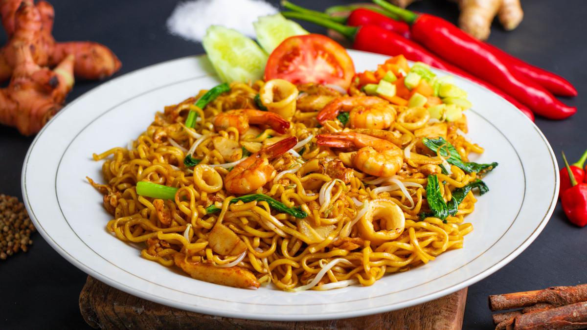 Indomie Goreng Seafood: Cita Rasa Laut dalam Sepiring Mie Instan