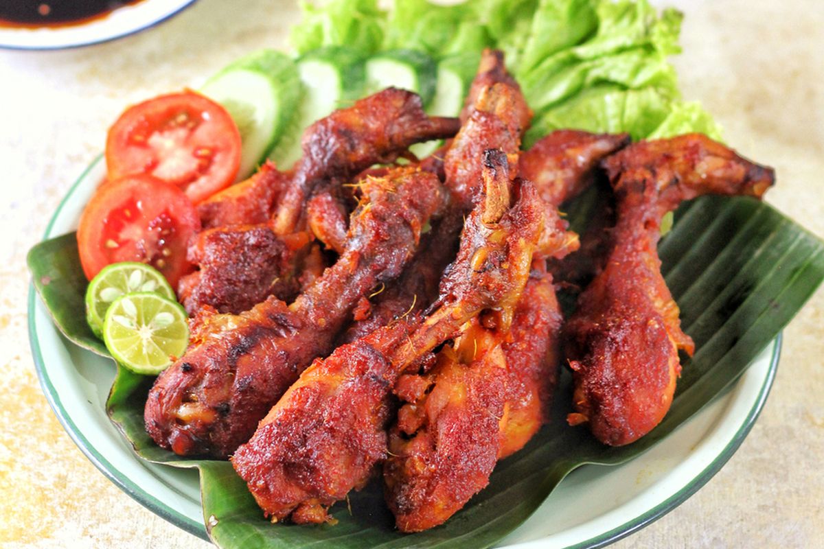 Ayam Bakar Bumbu Rujak: Sensasi Pedas Manis yang Menggoda Selera