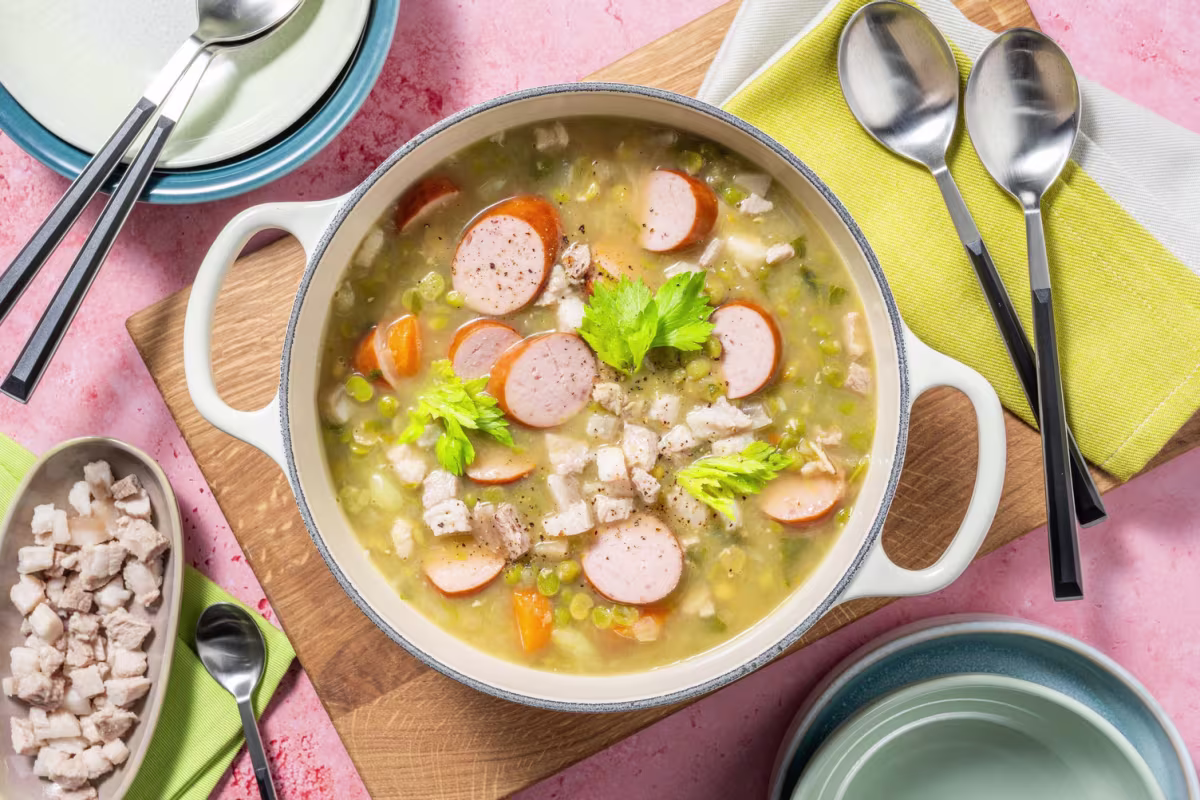 Erwtensoep: Sup Kacang Hijau Kental yang Menghangatkan