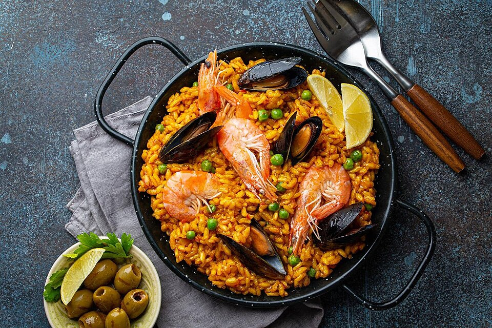 Paella: Hidangan Ikonik Spanyol yang Lezat dan Kaya Rasa